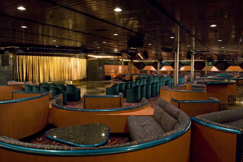 Lounge-ul Plaza