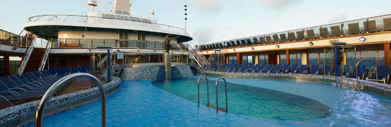 Zona cu piscina Apollo