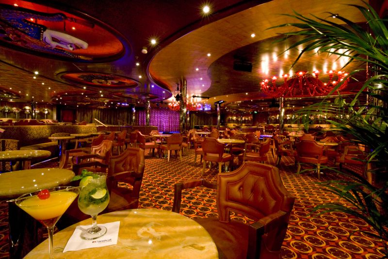 Lounge-ul Burgundy