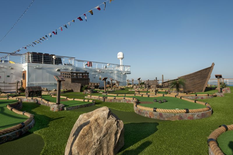 Terenul de Mini Golf