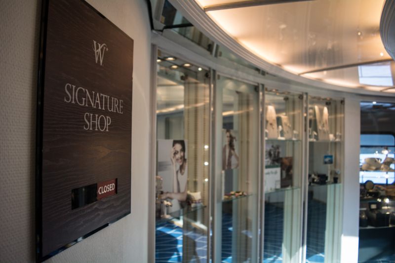 Magazinul Signature