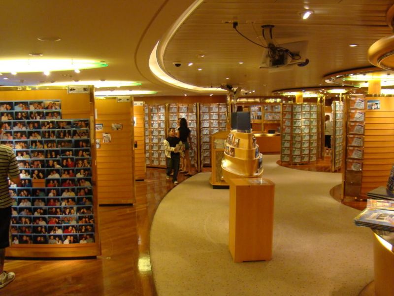 Galeria foto si de arta