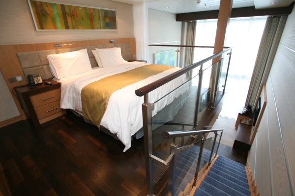 Suita Crown Loft cat L1