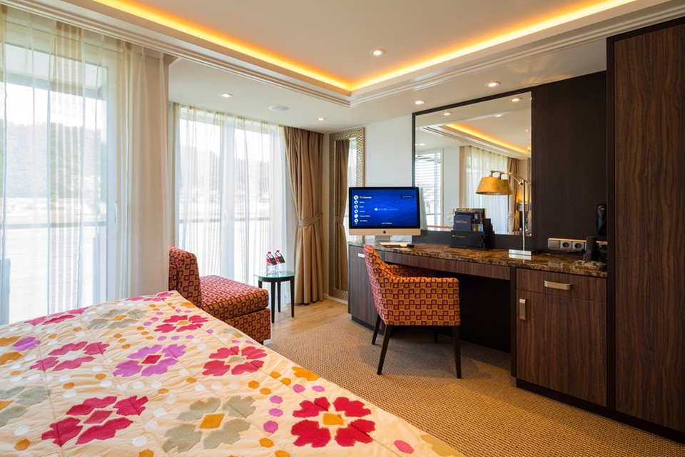 Cabina exterioara cu balcon, cat. AA